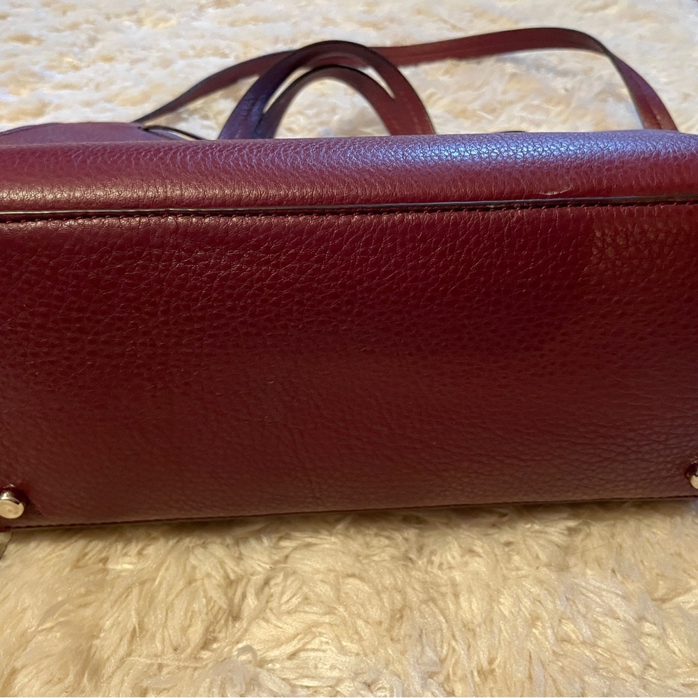 Kate Spade maroon handbag. Can also be used a crossbody - Picture 5 of 5
